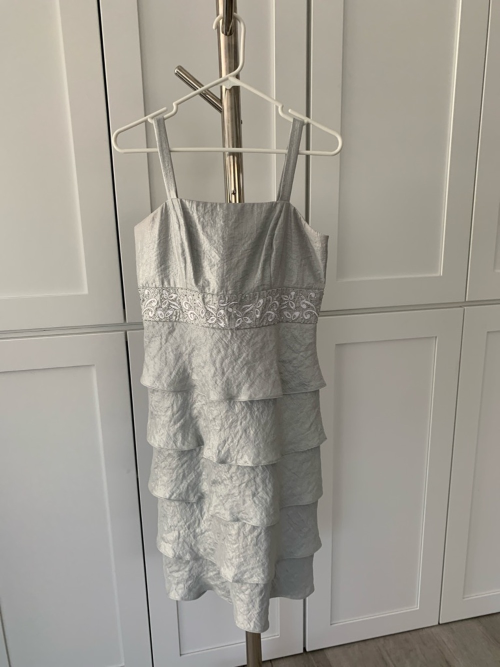 R&M Richards Light Gray Tiered Midi Dress with Cropped Jacket - Picture 8 of 16